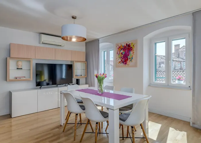 Heritage Carollini Two Floor Split