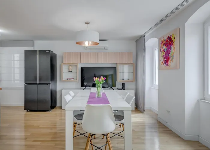 Heritage Carollini Two Floor Apartment *