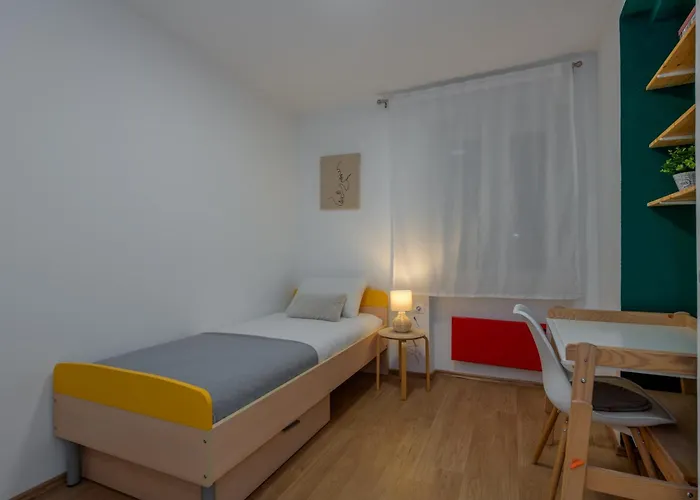 Apartment Heritage Carollini Two Floor Split