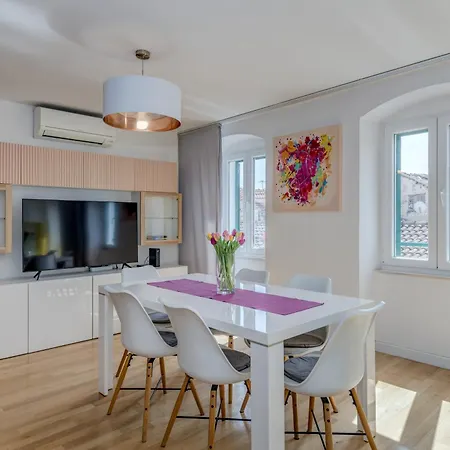 Heritage Carollini Two Floor Split