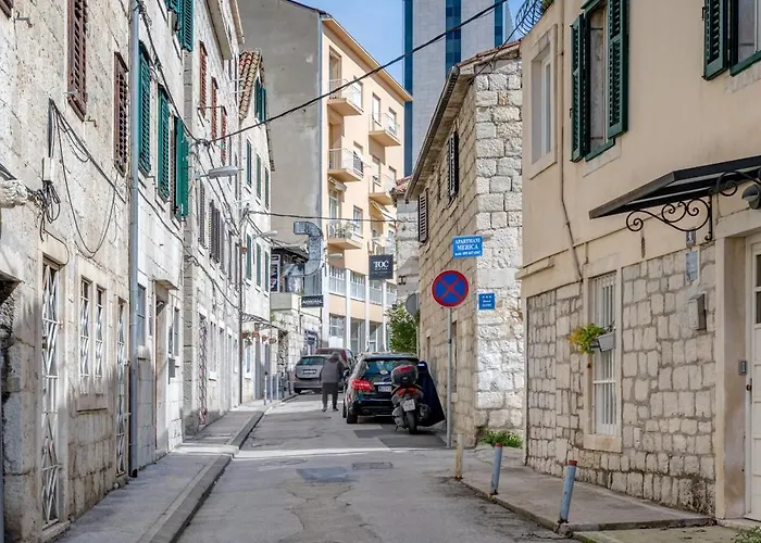 Apartament Heritage Carollini Two Floor Split