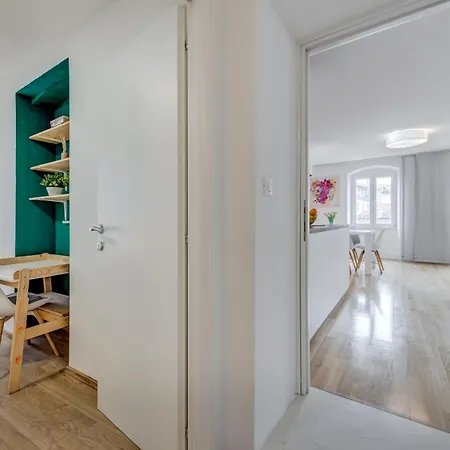 Apartment Heritage Carollini Two Floor Split